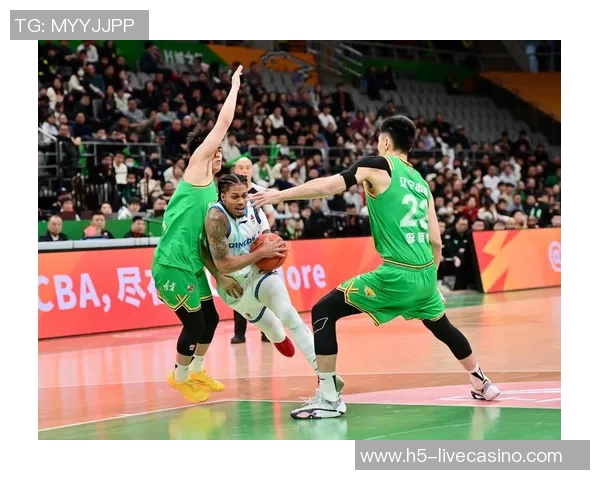 辽宁本钢与北京首钢激战正酣谁能在CBA赛场上笑到最后